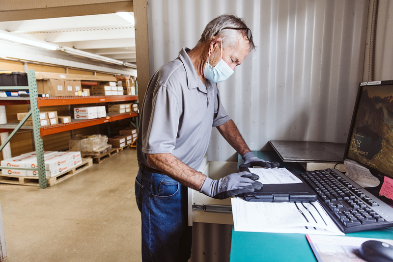 Associate fulfilling an order